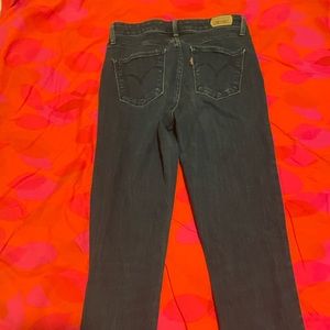 2/$15 Womens mid rise Levi’s
